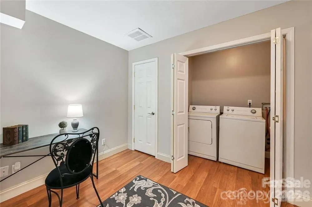 29 Rotunda Circle Asheville, NC 28806