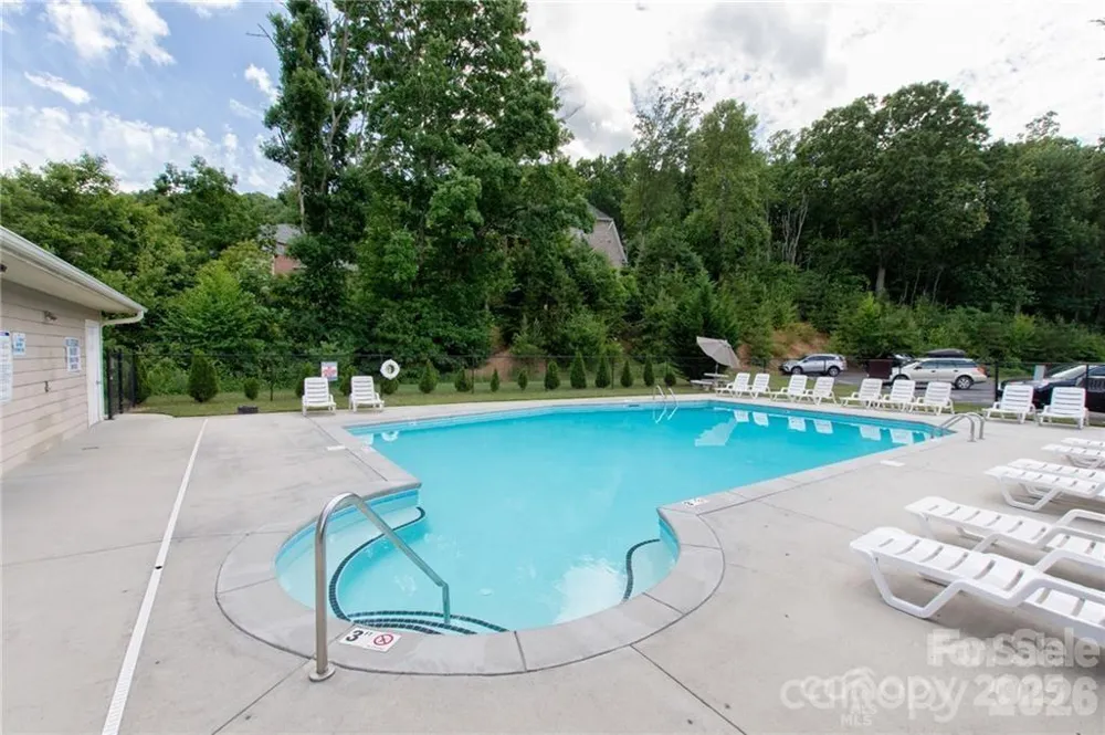 29 Rotunda Circle Asheville, NC 28806