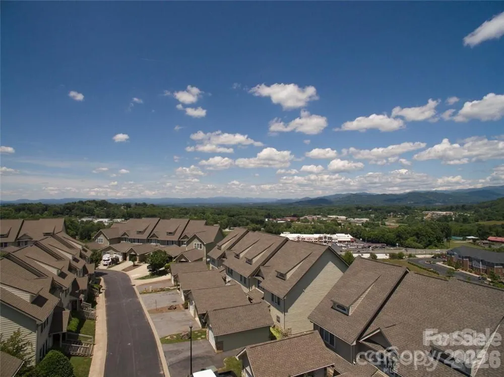 29 Rotunda Circle Asheville, NC 28806