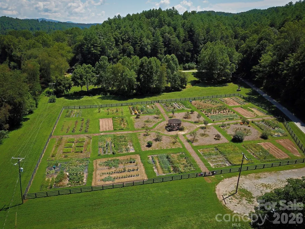 1665 Round Mountain Parkway #69 Lenoir, NC 28645