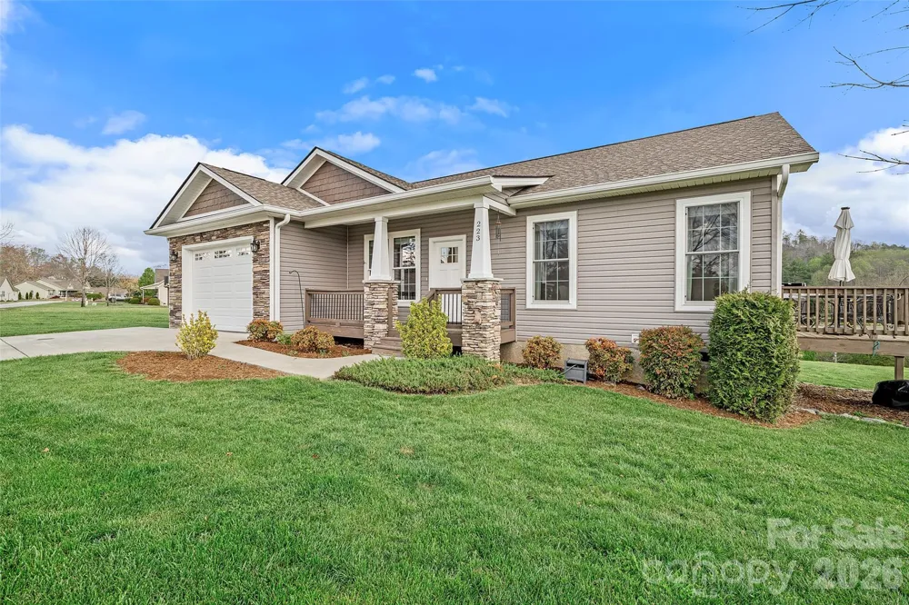 223 River Breeze Lane Etowah, NC 28729