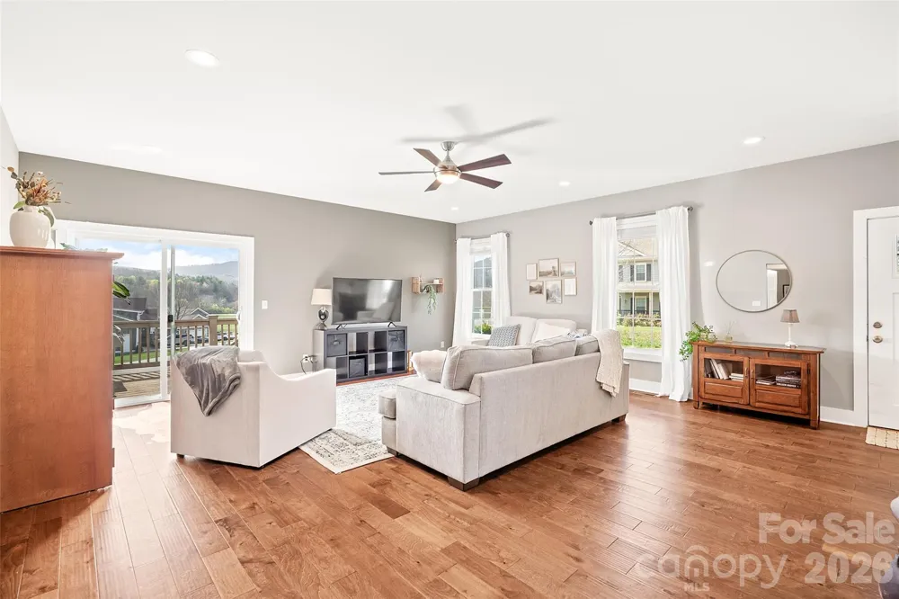223 River Breeze Lane Etowah, NC 28729