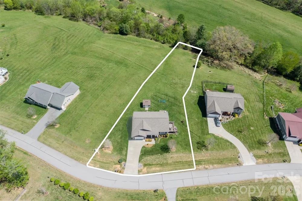 223 River Breeze Lane Etowah, NC 28729