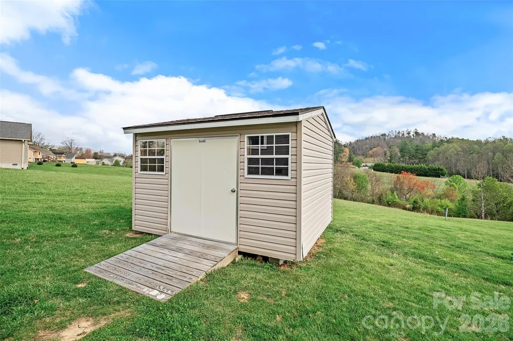 223 River Breeze Lane Etowah, NC 28729