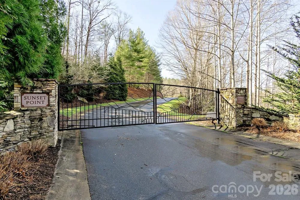 10 Otter Cove Court Nebo, NC 28761