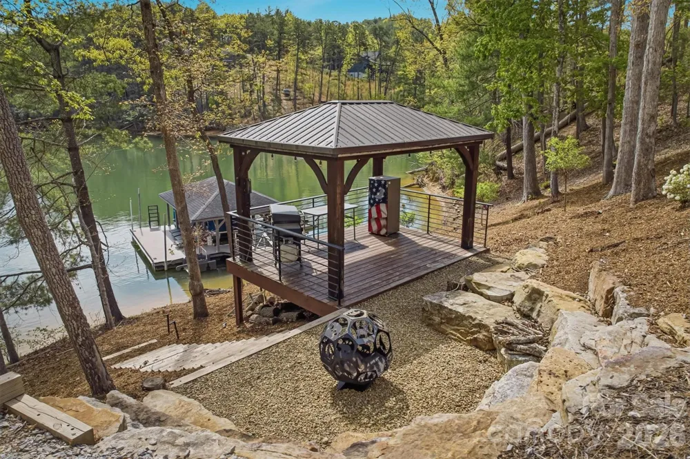 10 Otter Cove Court Nebo, NC 28761