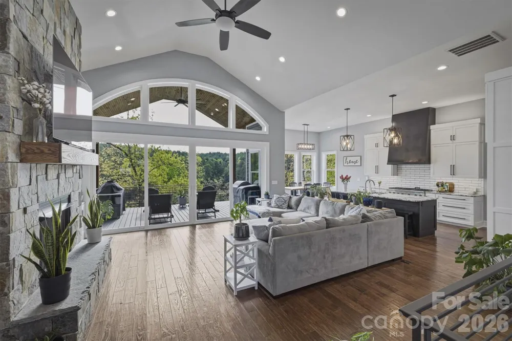 10 Otter Cove Court Nebo, NC 28761