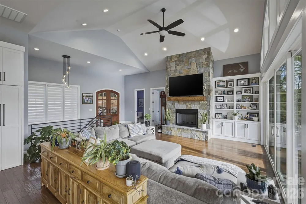 10 Otter Cove Court Nebo, NC 28761