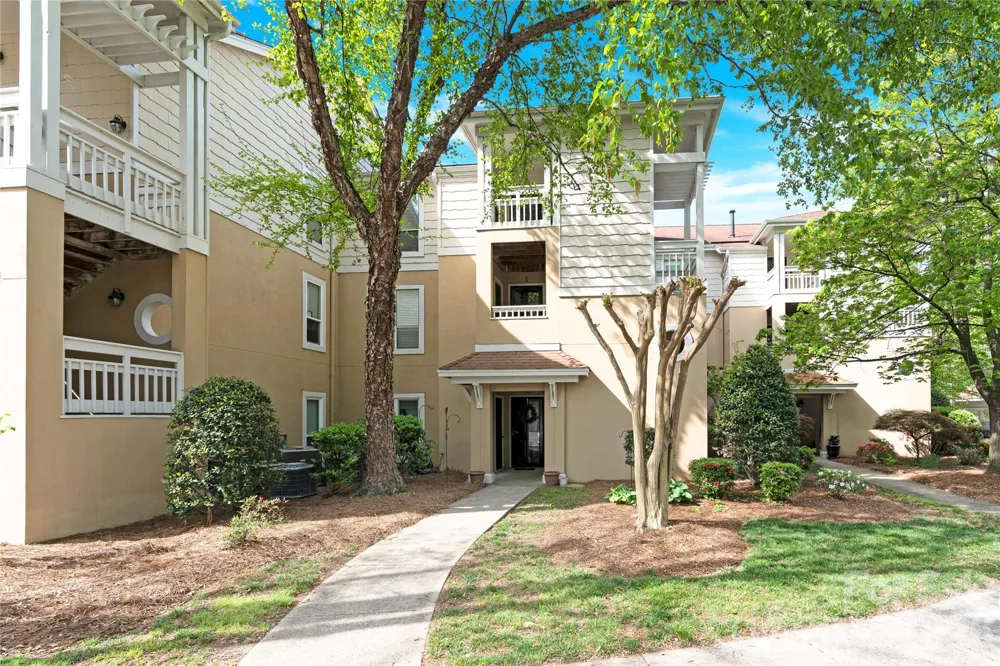 18009 Kings Point Drive #F Cornelius, NC 28031