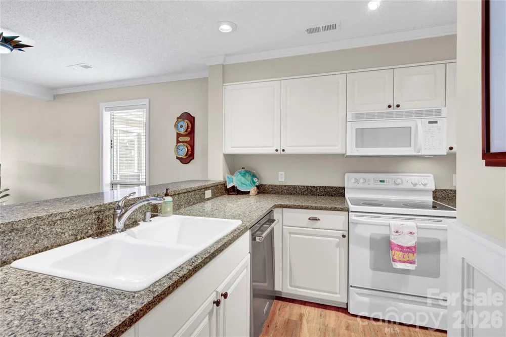 18009 Kings Point Drive #F Cornelius, NC 28031