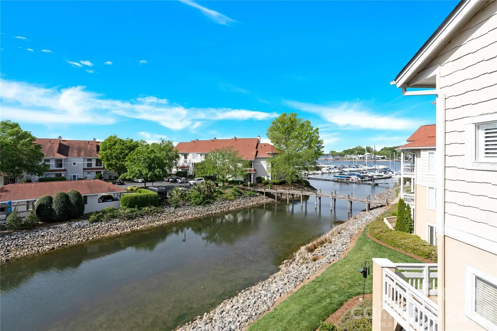 18009 Kings Point Drive #F Cornelius, NC 28031