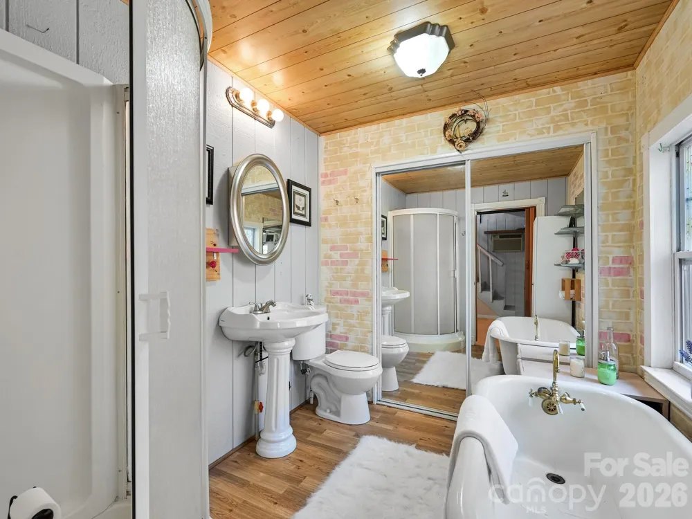 90 Davidson Gap Road Leicester, NC 28748