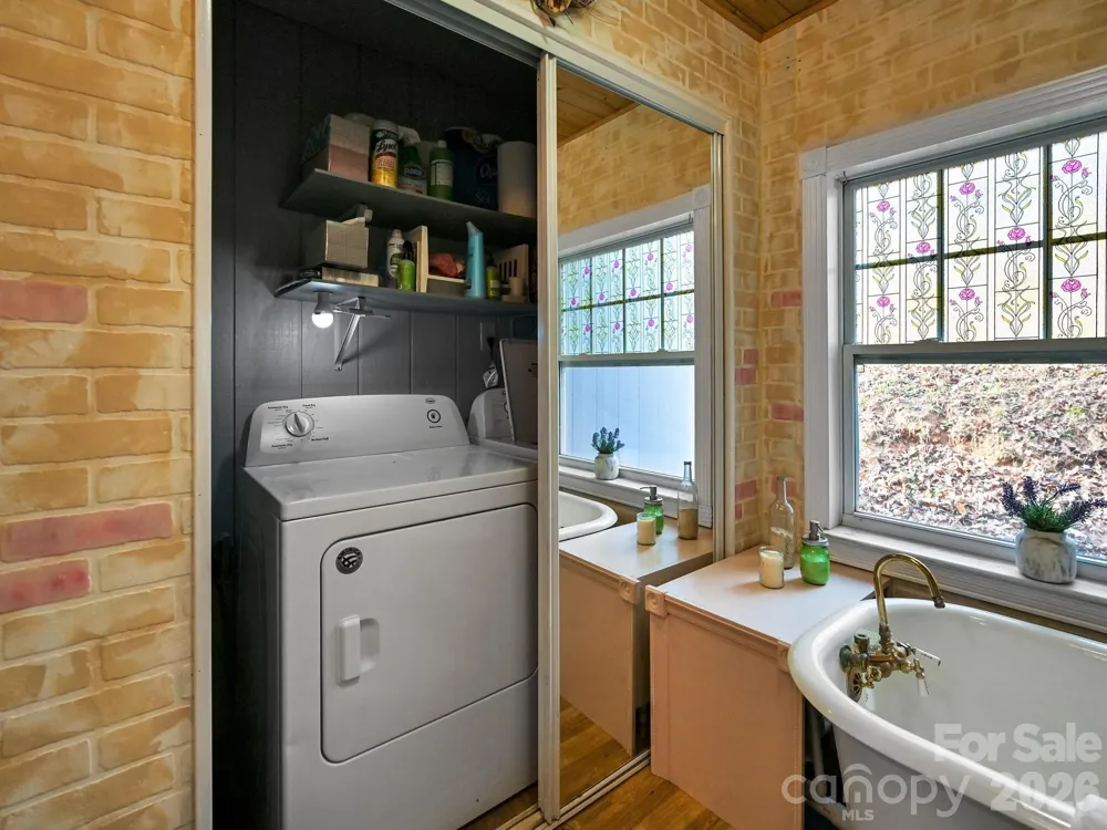 90 Davidson Gap Road Leicester, NC 28748