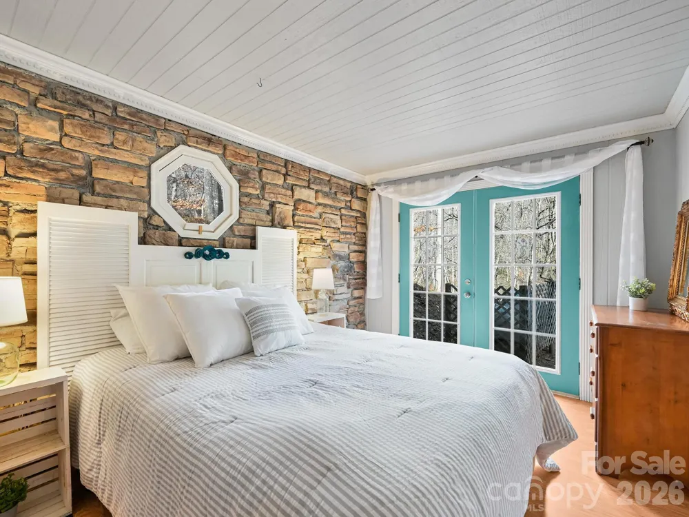 90 Davidson Gap Road Leicester, NC 28748