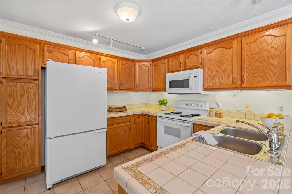 206 Waters Edge Drive Weaverville, NC 28787