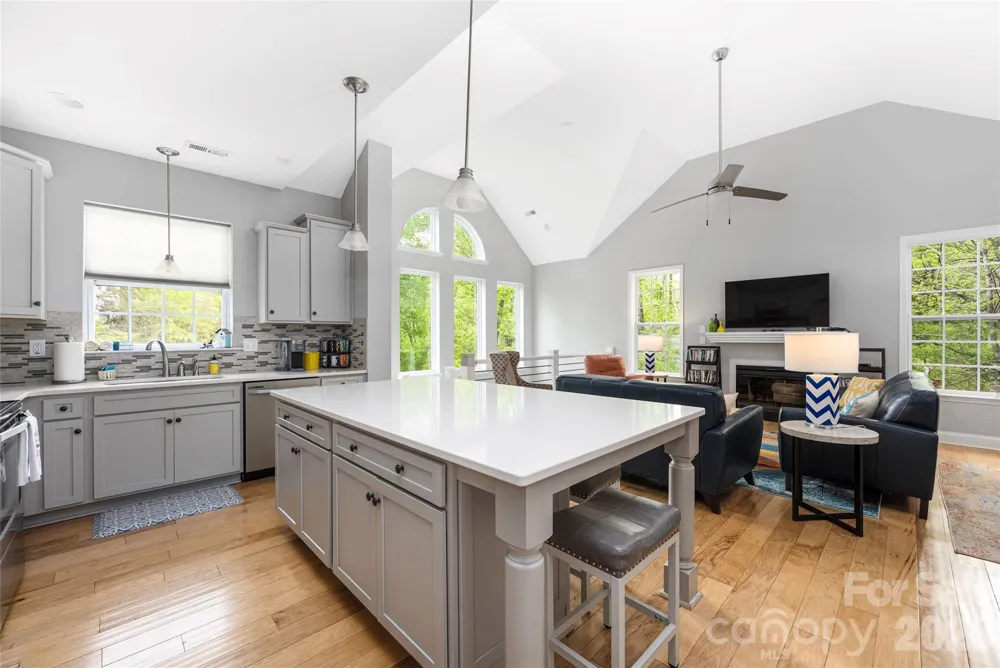 1325 Lytton Lane Catawba, NC 28609