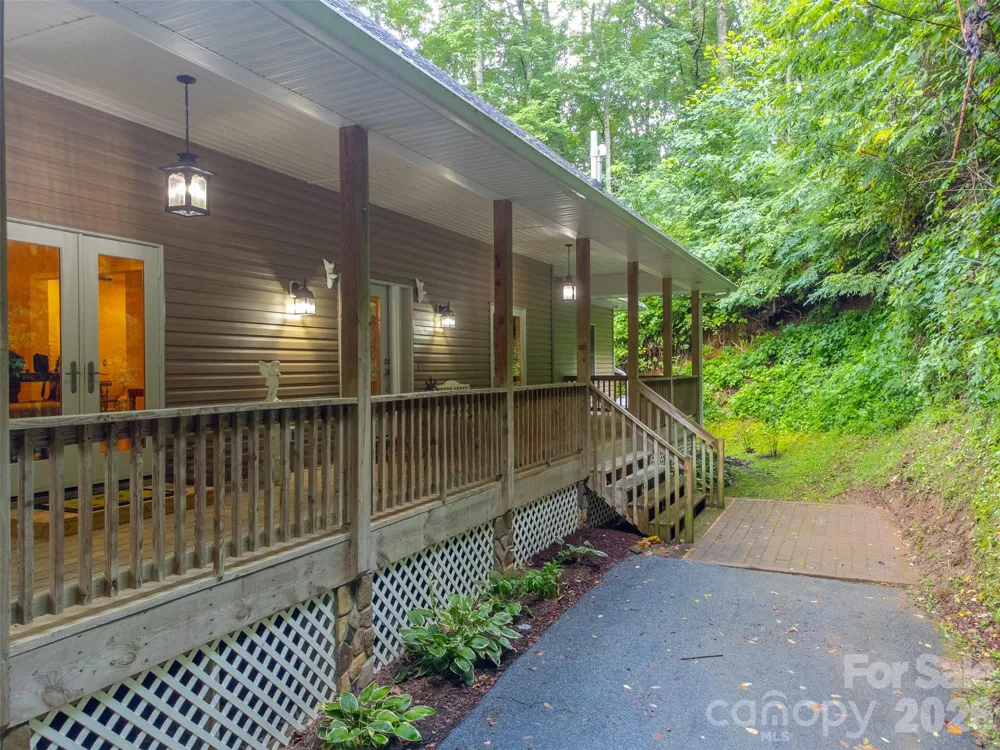 1838 Coman Road Franklin, NC 28734