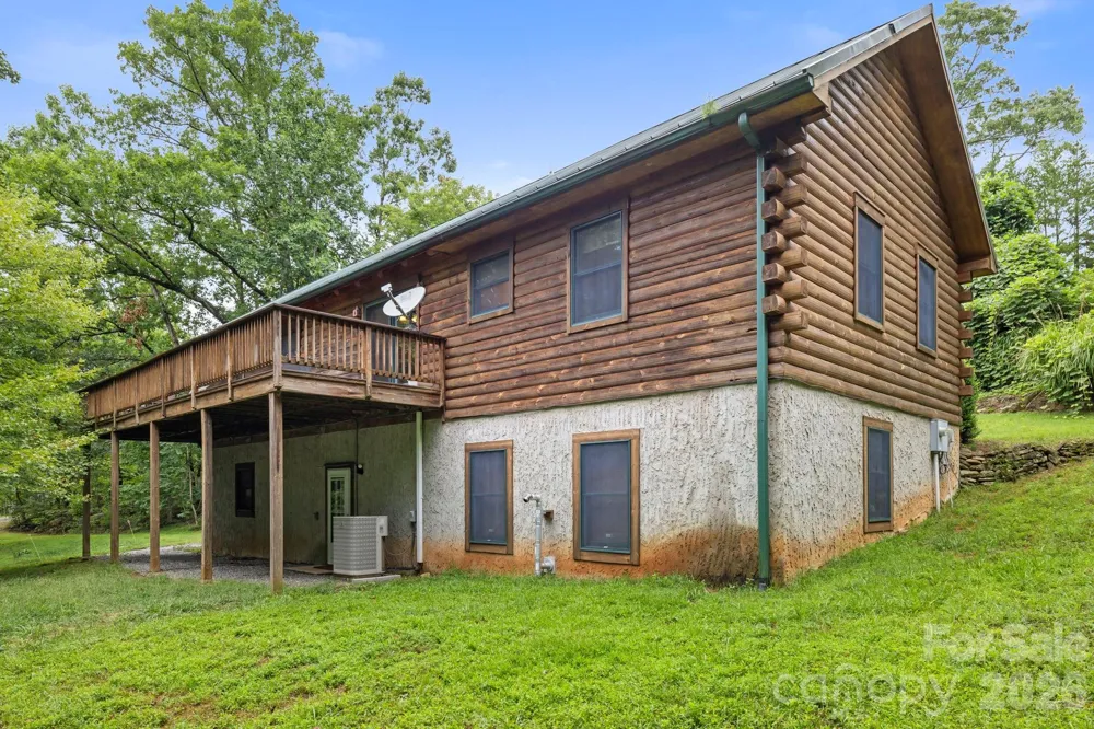 266 Rhododendron Drive Saluda, NC 28773