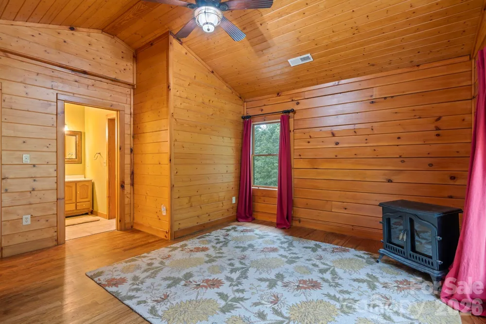 266 Rhododendron Drive Saluda, NC 28773
