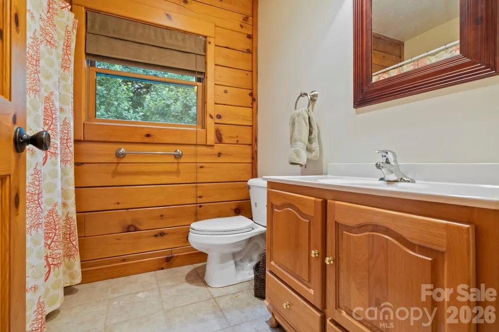 266 Rhododendron Drive Saluda, NC 28773