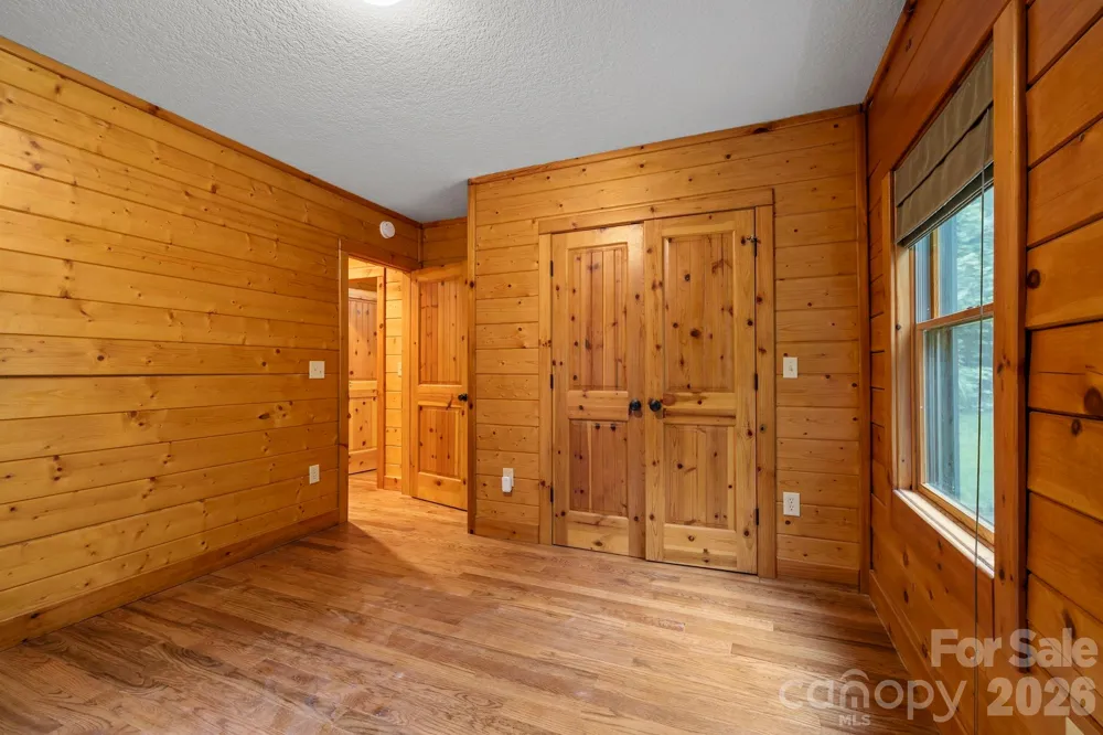 266 Rhododendron Drive Saluda, NC 28773