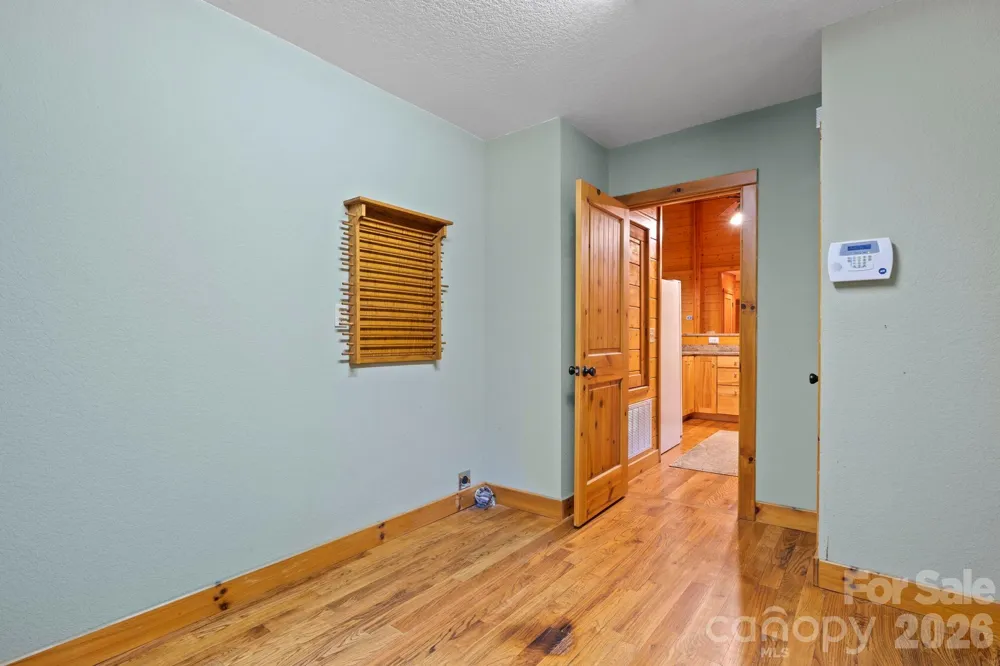 266 Rhododendron Drive Saluda, NC 28773