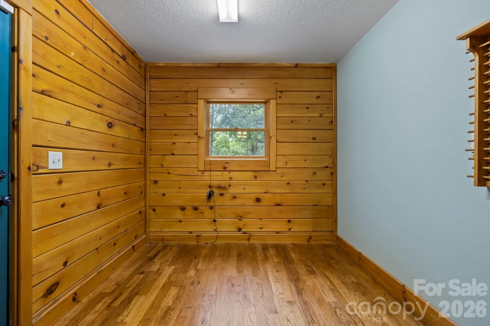 266 Rhododendron Drive Saluda, NC 28773