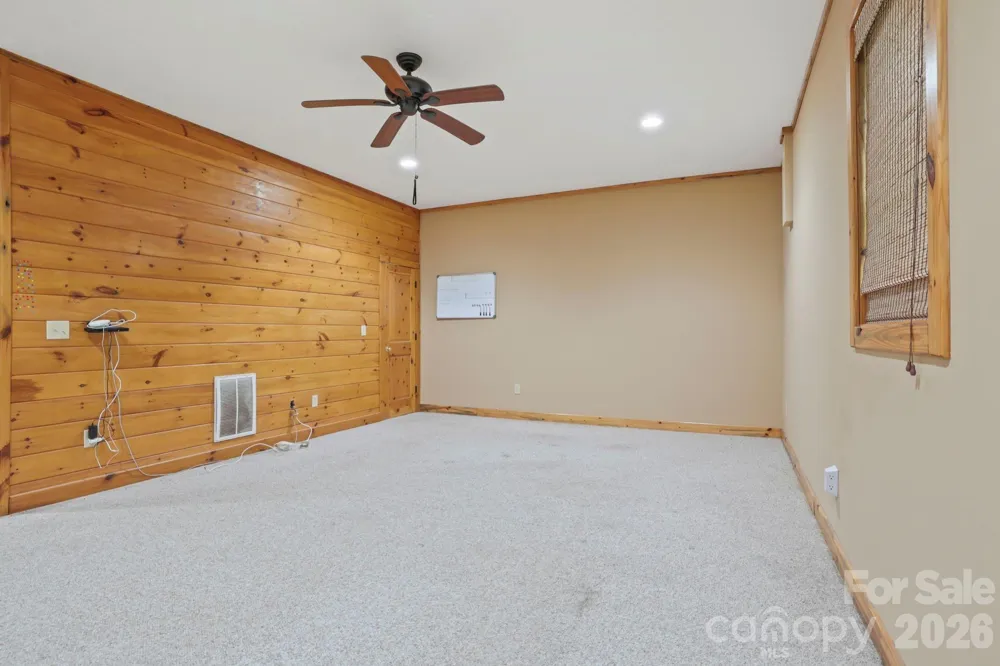 266 Rhododendron Drive Saluda, NC 28773