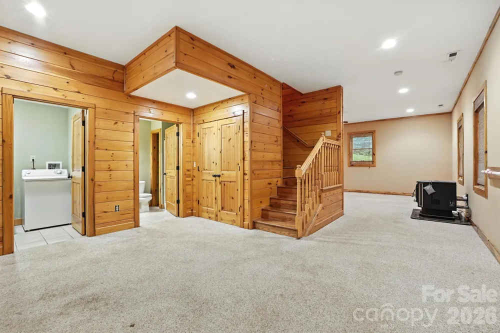 266 Rhododendron Drive Saluda, NC 28773