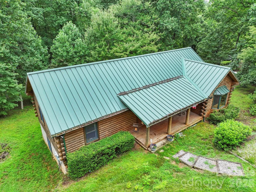 266 Rhododendron Drive Saluda, NC 28773
