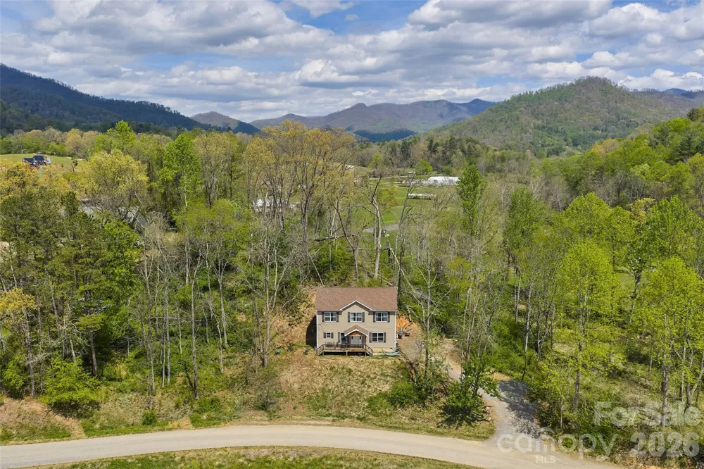 26 Brigman Road Weaverville, NC 28787