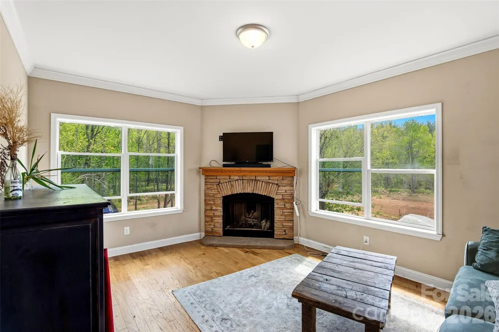 26 Brigman Road Weaverville, NC 28787
