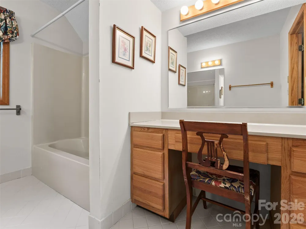 43 Hungryneck Hollow Lane Saluda, NC 28773