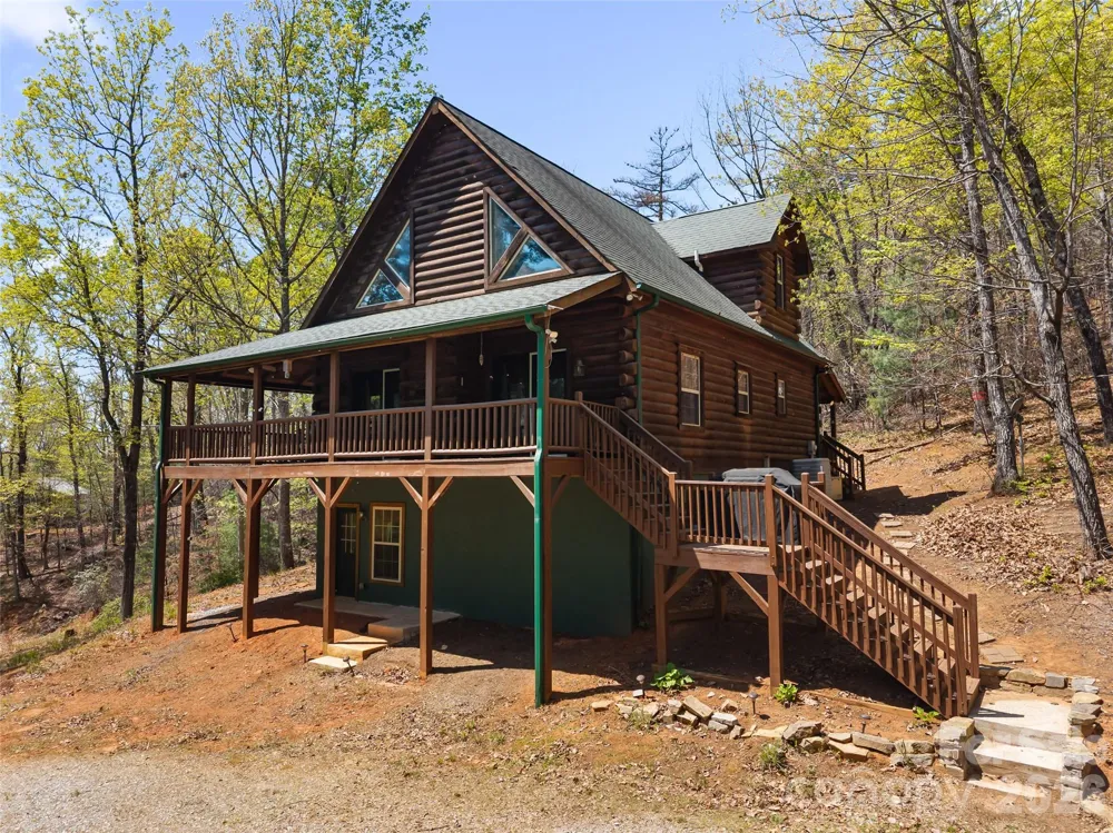 462 Deep Woods Lane Saluda, NC 28773