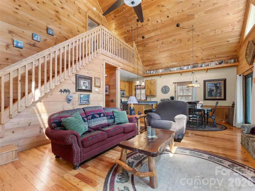 462 Deep Woods Lane Saluda, NC 28773