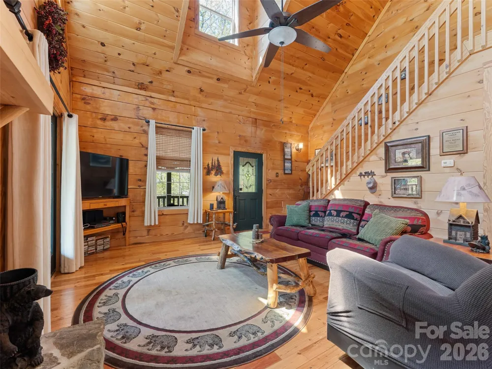 462 Deep Woods Lane Saluda, NC 28773