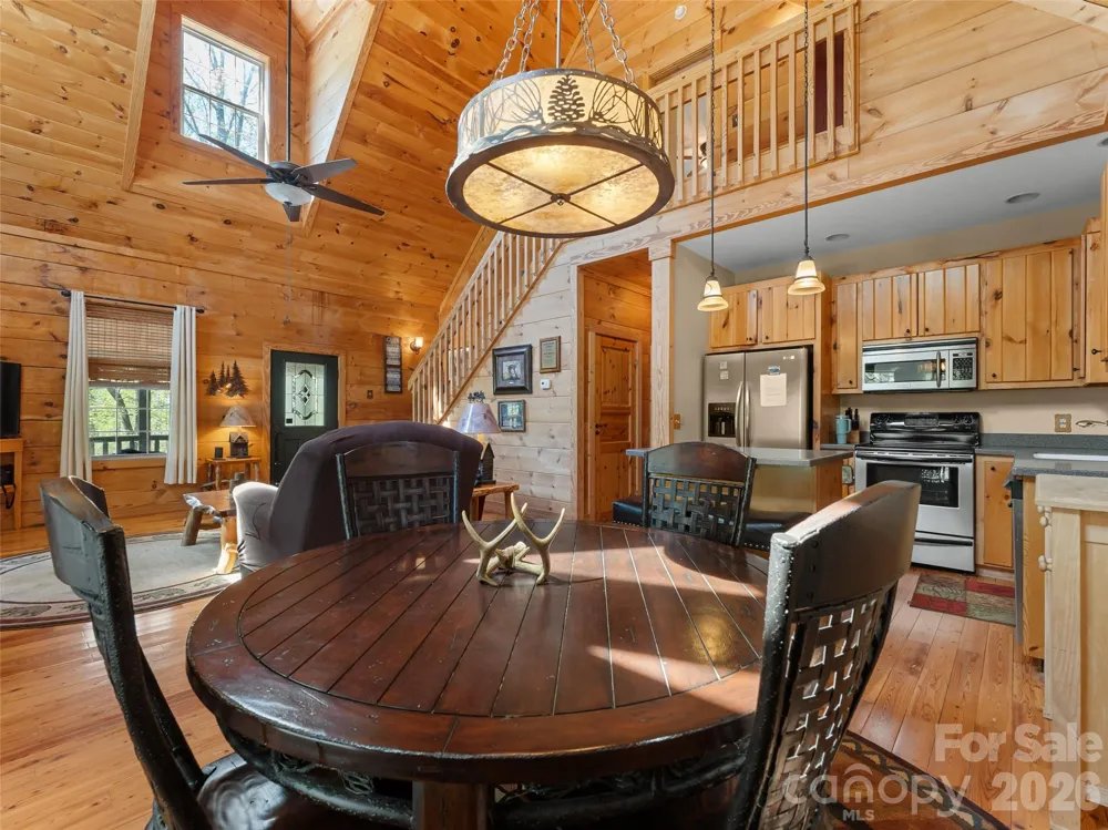 462 Deep Woods Lane Saluda, NC 28773