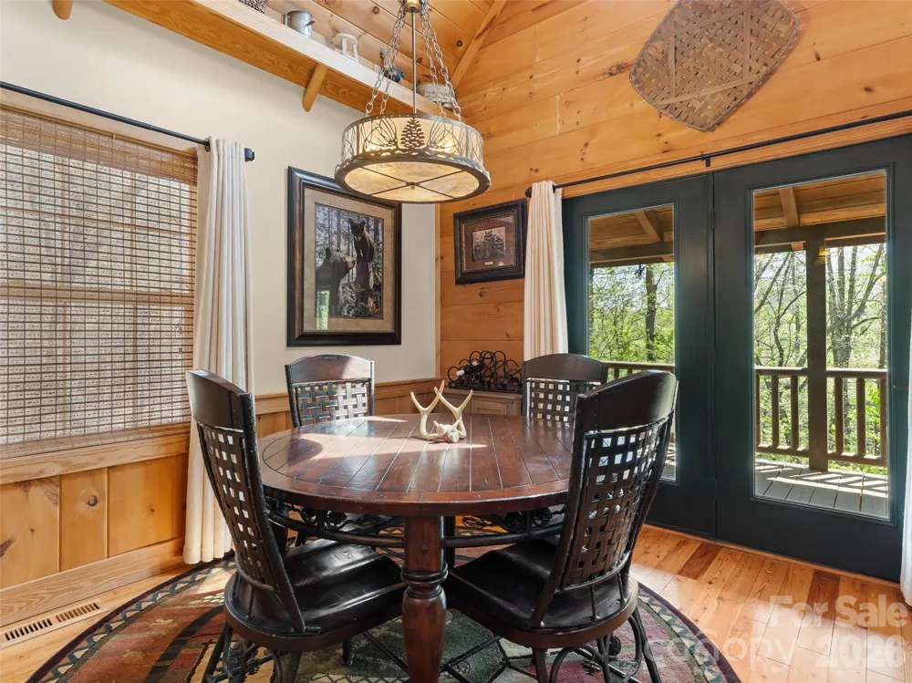 462 Deep Woods Lane Saluda, NC 28773