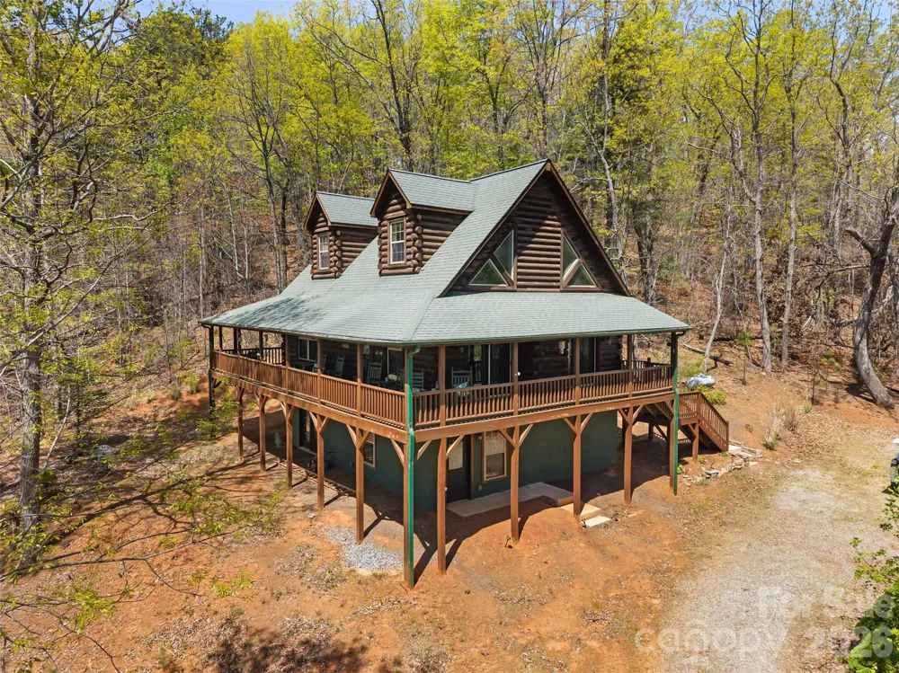 462 Deep Woods Lane Saluda, NC 28773