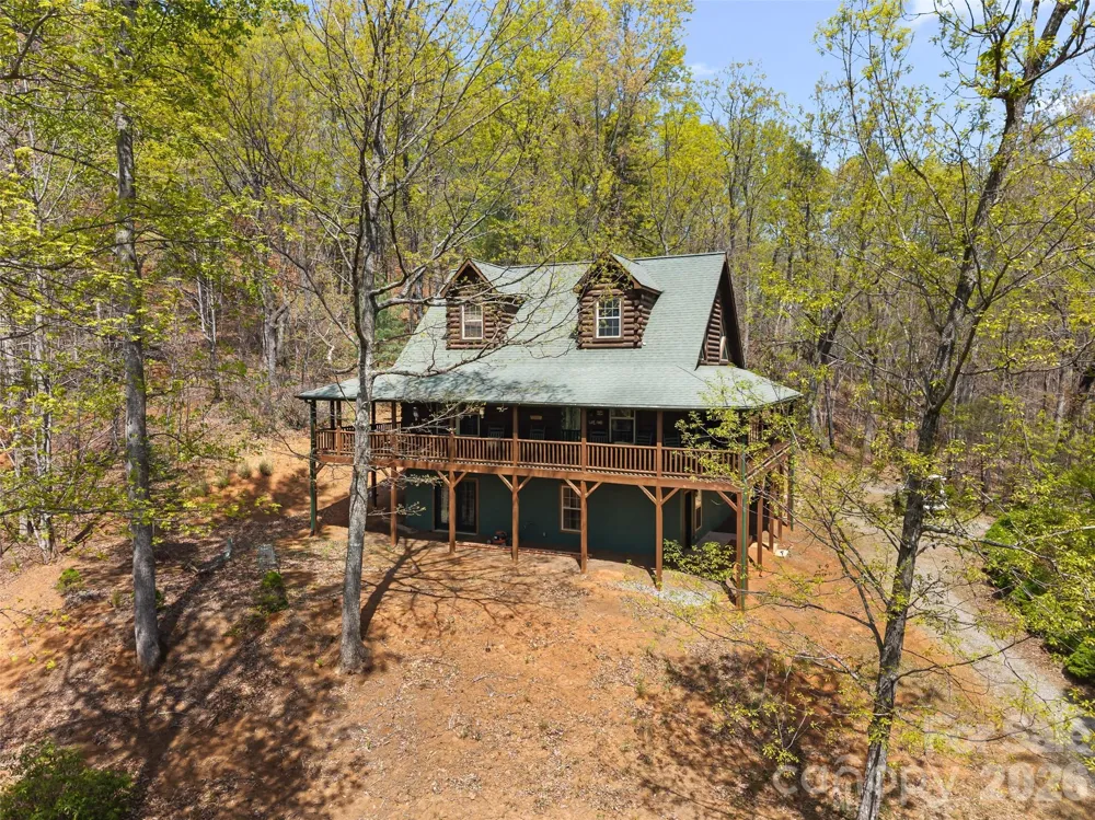 462 Deep Woods Lane Saluda, NC 28773