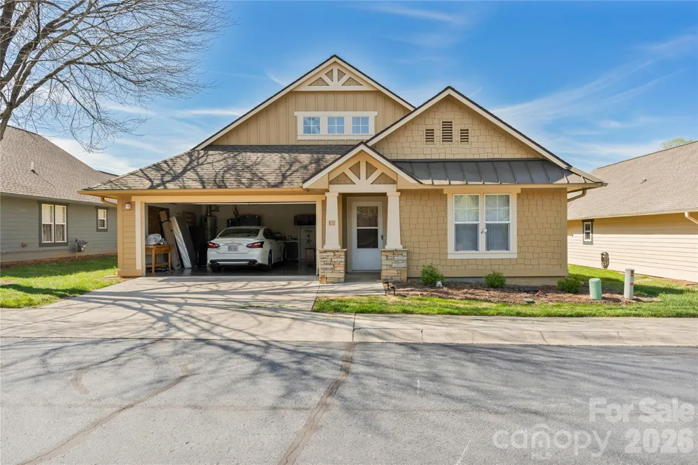 47 Barn Owl Way Hendersonville, NC 28792