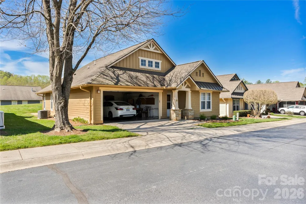 47 Barn Owl Way Hendersonville, NC 28792