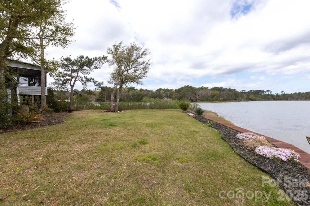 211 Fannie Creek Lane Sneads Ferry, NC 28460