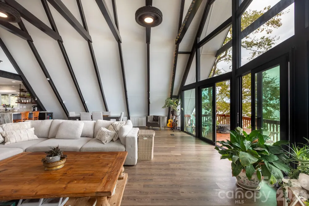 211 Fannie Creek Lane Sneads Ferry, NC 28460