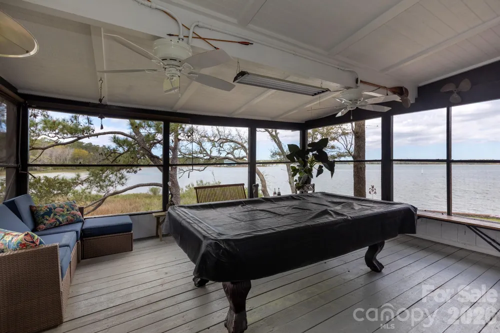 211 Fannie Creek Lane Sneads Ferry, NC 28460