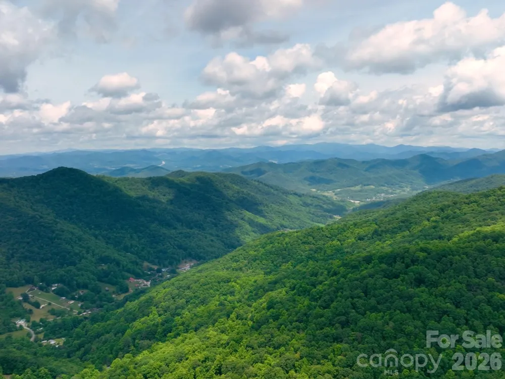 135 Gavin Glen Road Weaverville, NC 28787