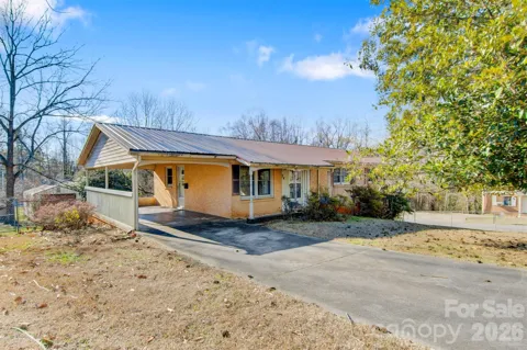 24 Berkley Avenue W