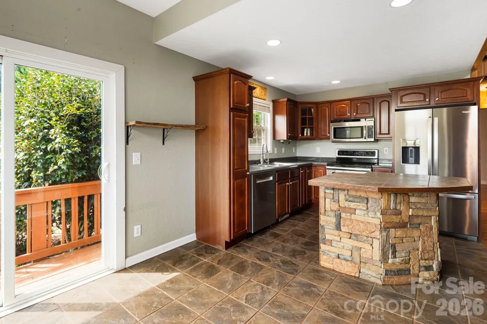 2011 Edgerton Road Mill Spring, NC 28756