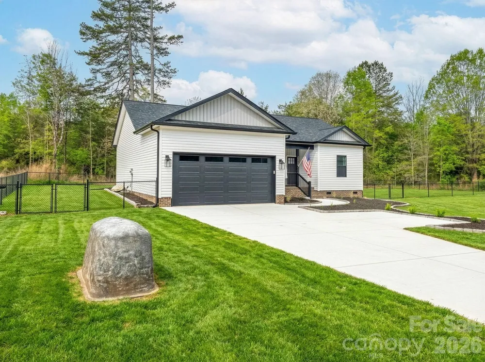 2462 Shoal Road Crouse, NC 28033