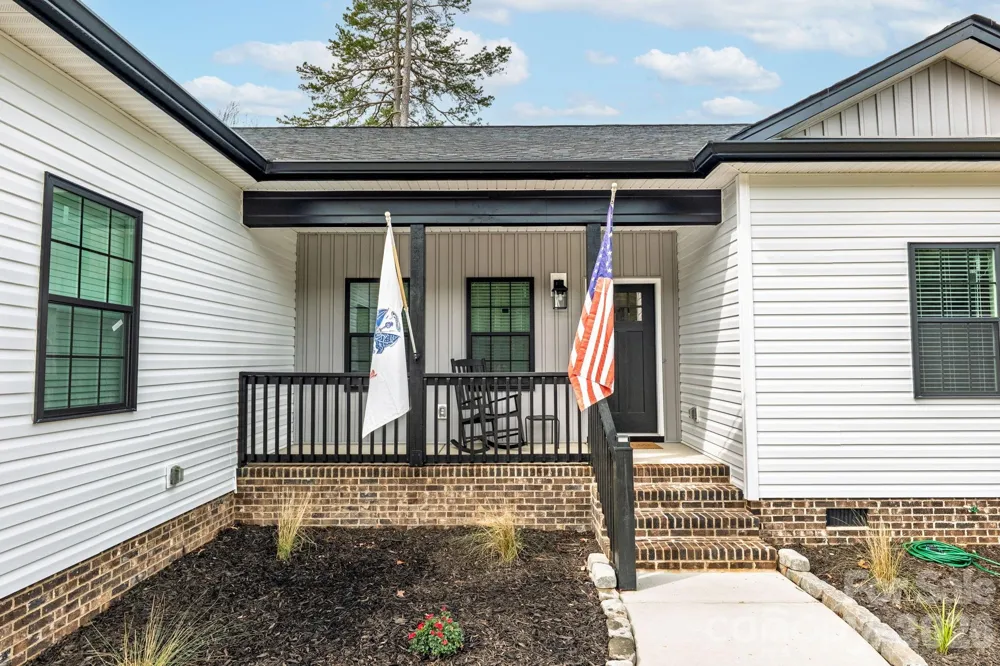 2462 Shoal Road Crouse, NC 28033